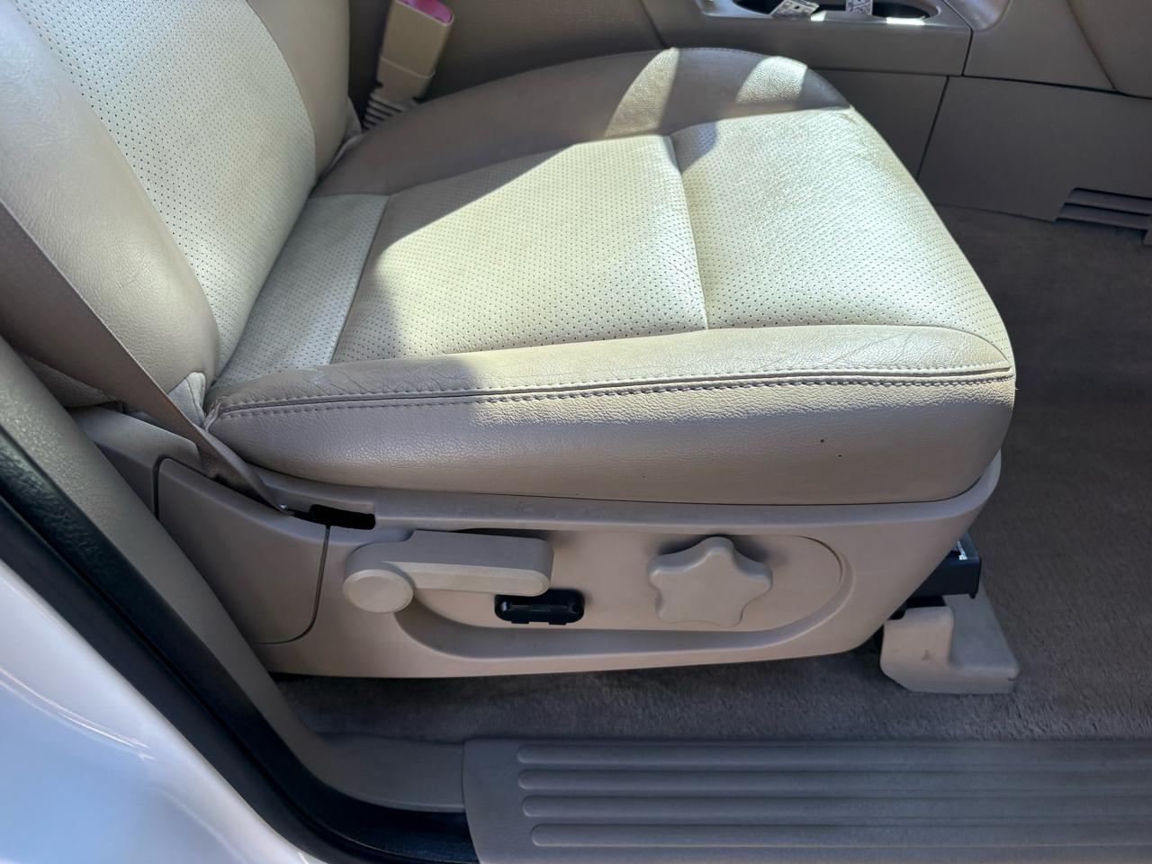 Mercury Mountaineer RWD 4dr V6 Premier 2009