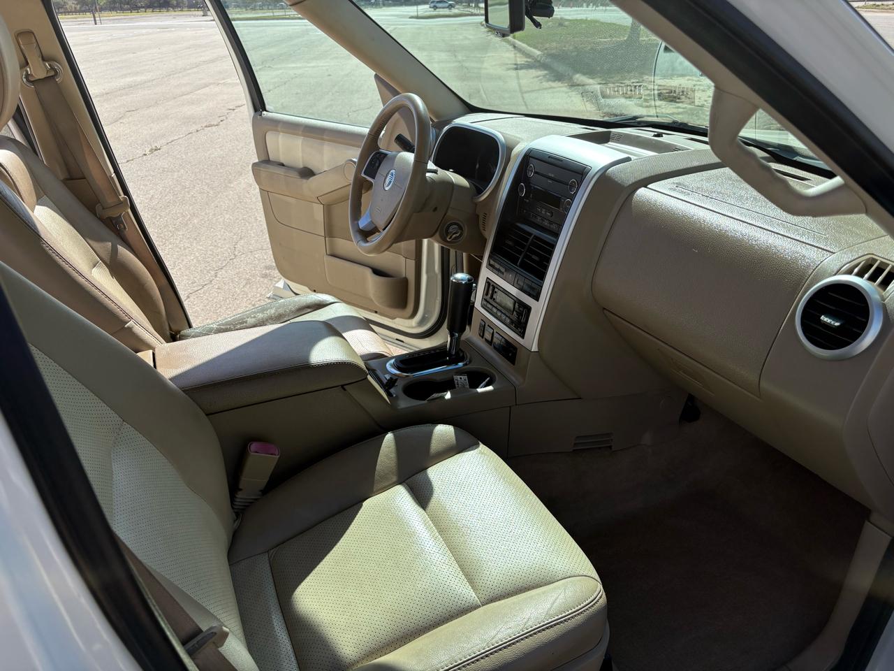 Mercury Mountaineer RWD 4dr V6 Premier 2009