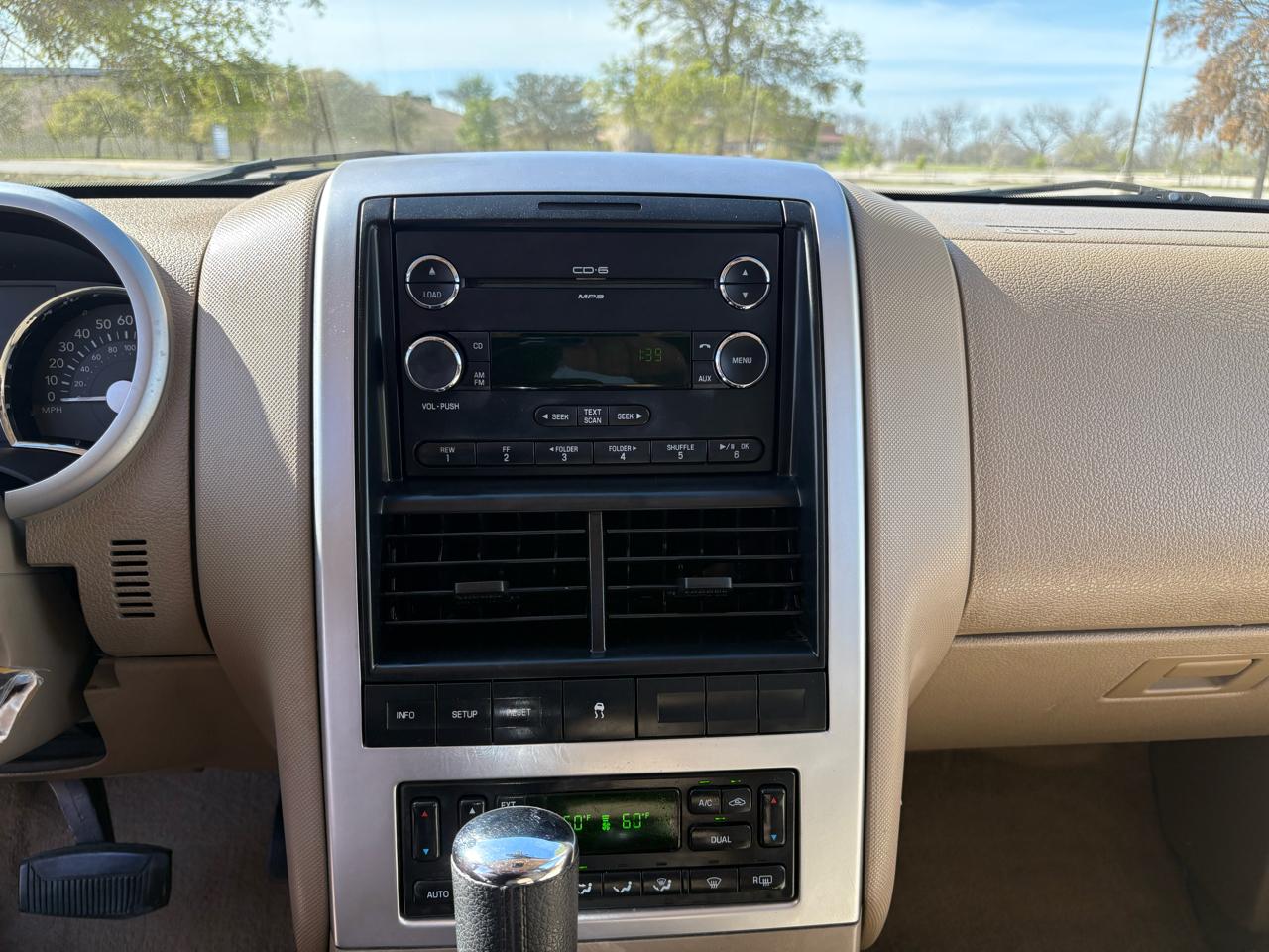 Mercury Mountaineer RWD 4dr V6 Premier 2009