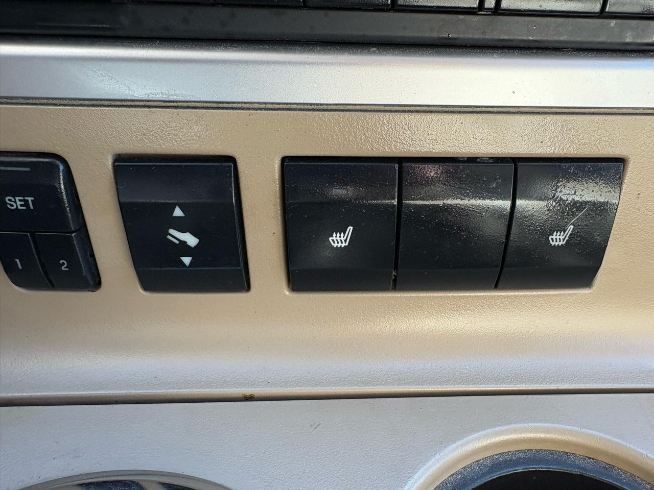 Mercury Mountaineer RWD 4dr V6 Premier 2009