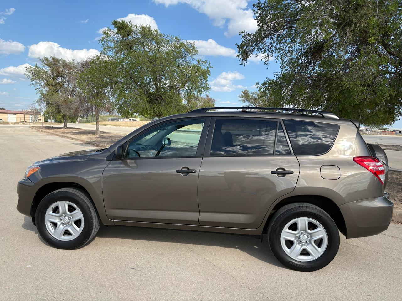 Toyota RAV4  2010