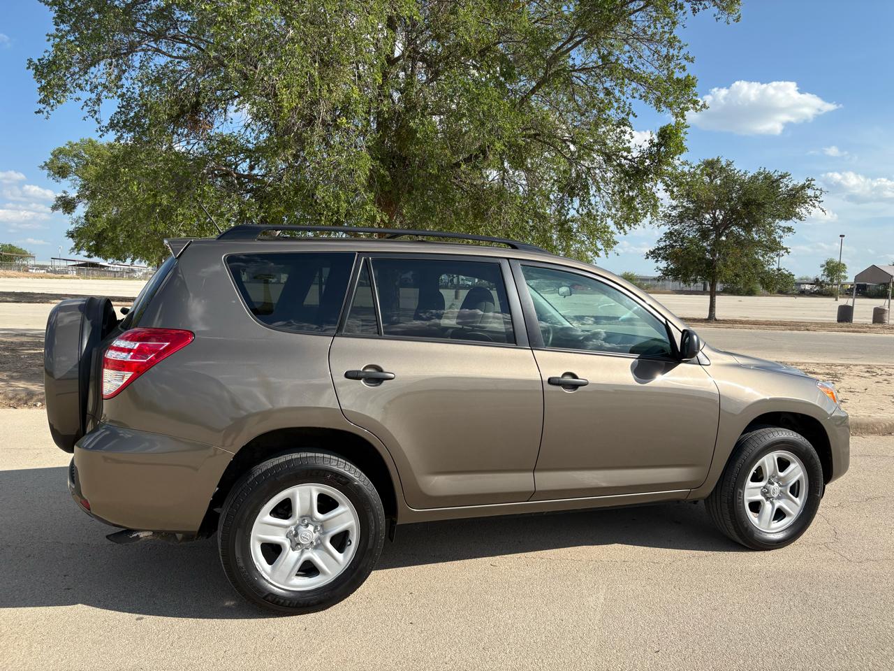 Toyota RAV4  2010