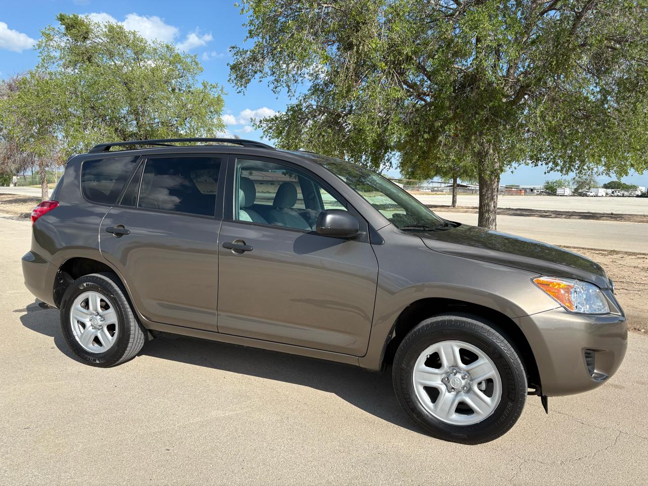 Toyota RAV4  2010