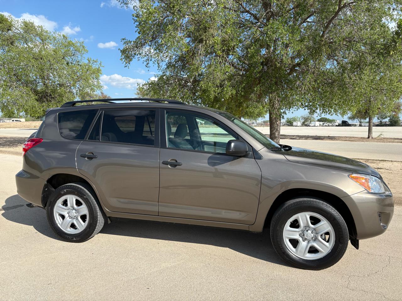Toyota RAV4  2010