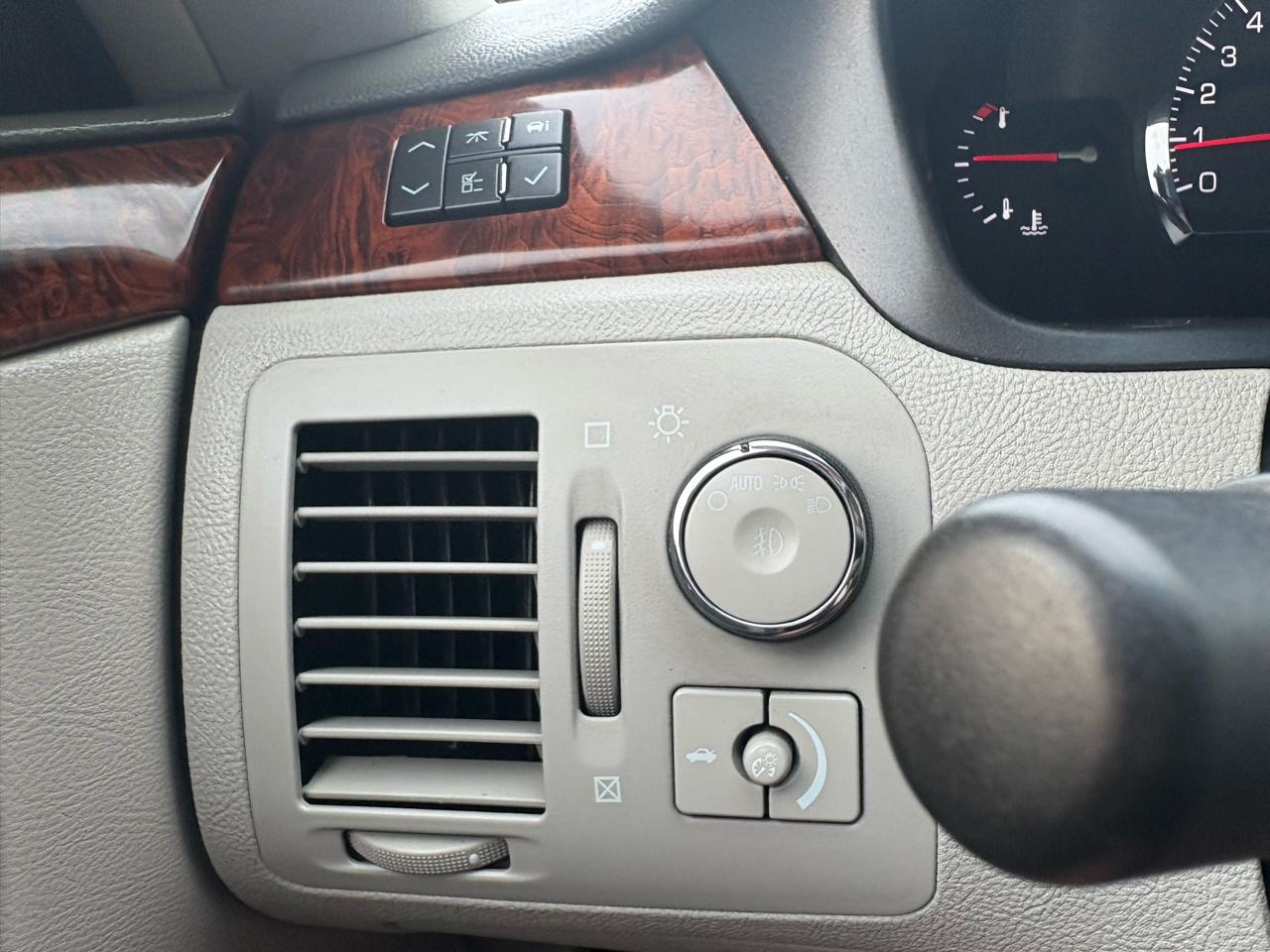 Cadillac DTS  2006