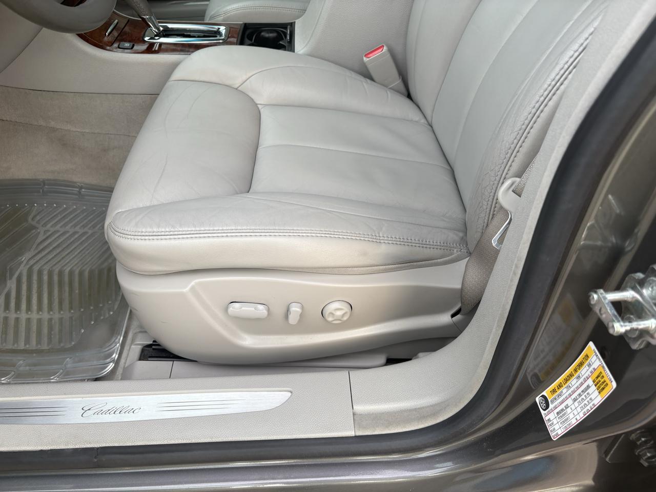 Cadillac DTS  2006