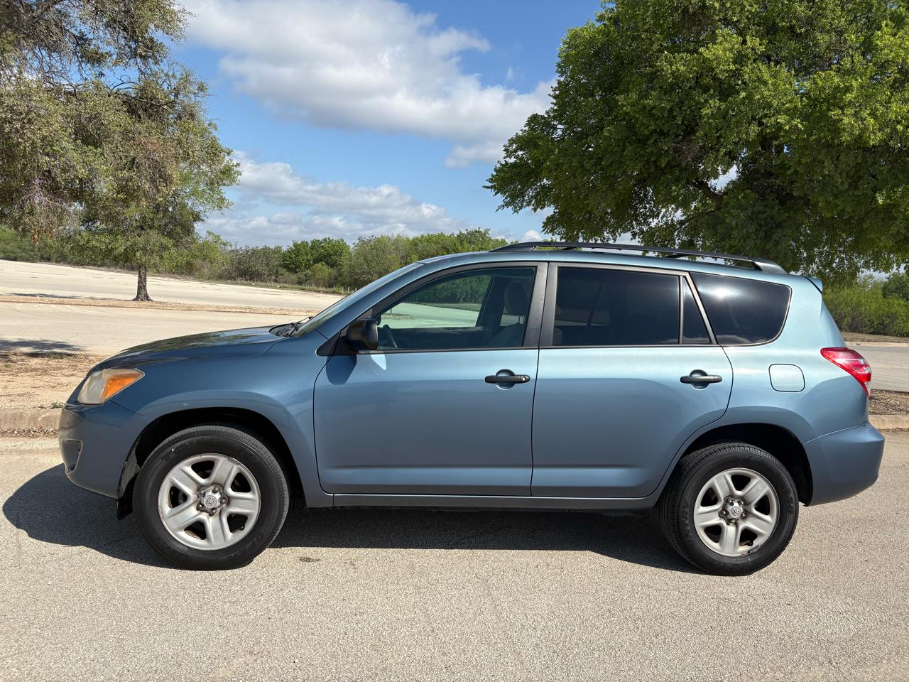 Toyota RAV4  2010