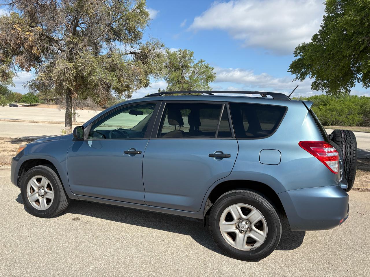 Toyota RAV4  2010
