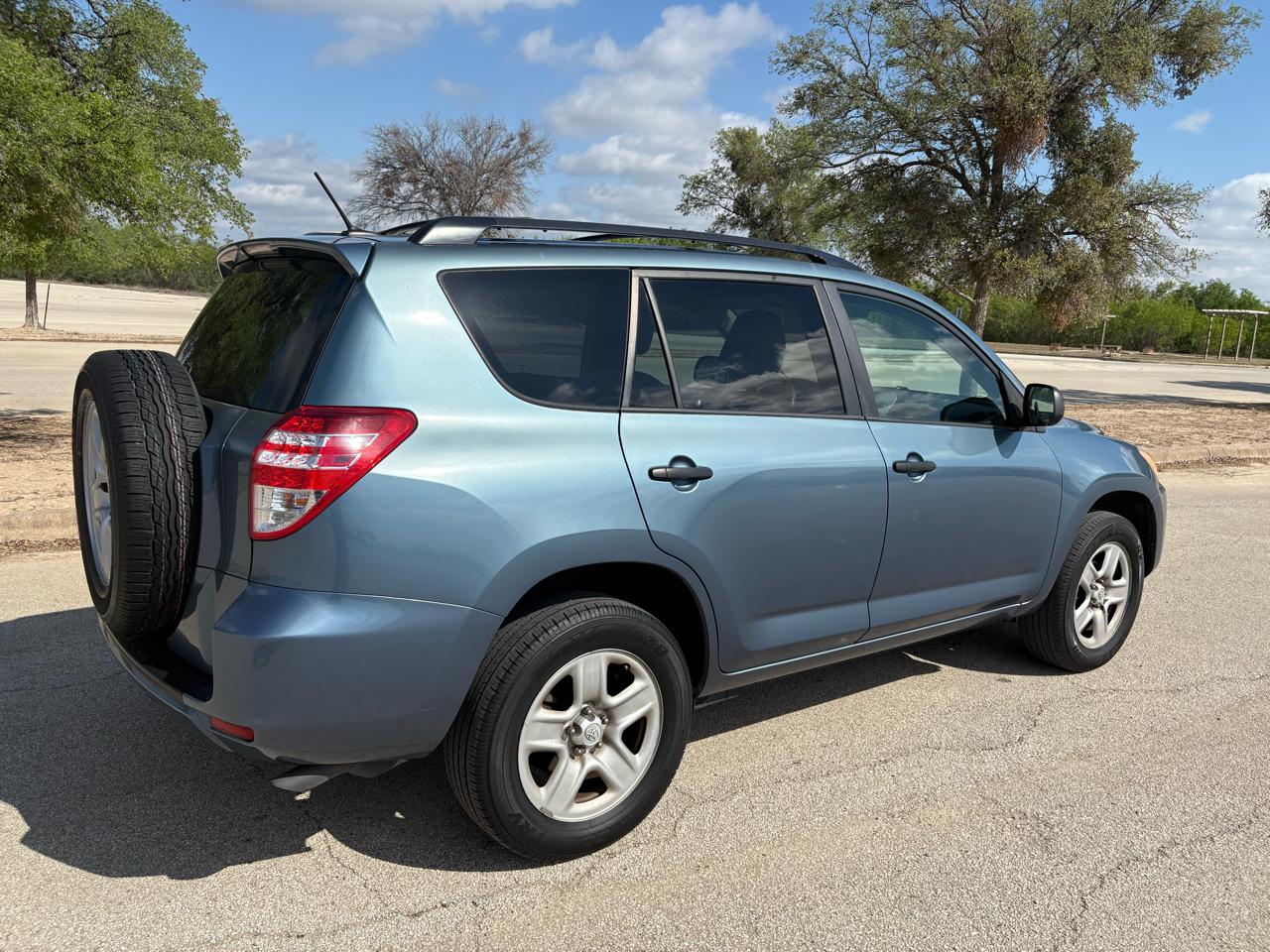 Toyota RAV4  2010