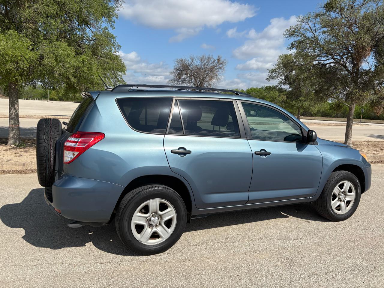 Toyota RAV4  2010