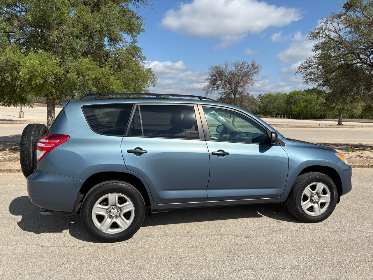 Toyota RAV4  2010