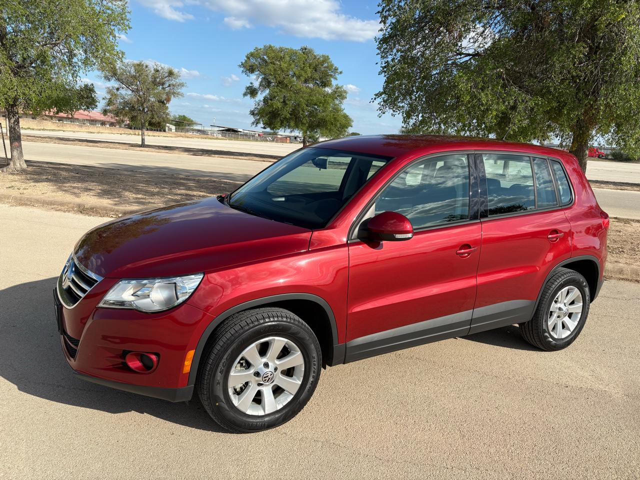 Volkswagen Tiguan  2010