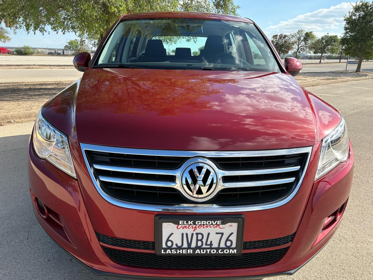Volkswagen Tiguan  2010