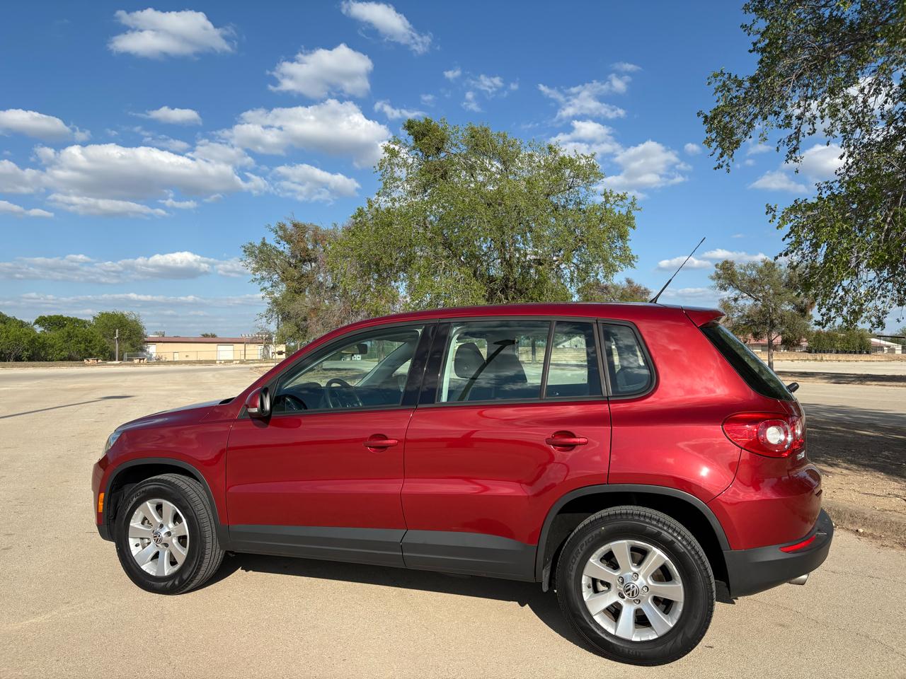 Volkswagen Tiguan  2010