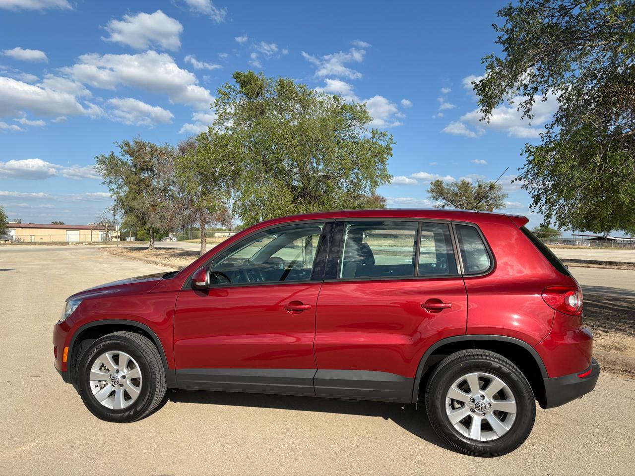 Volkswagen Tiguan  2010