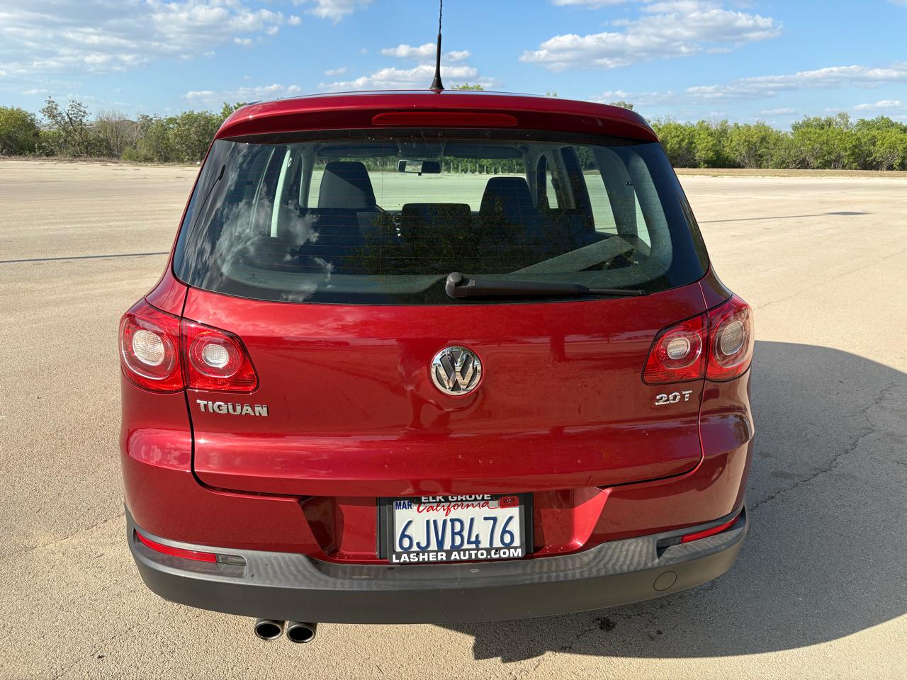 Volkswagen Tiguan  2010