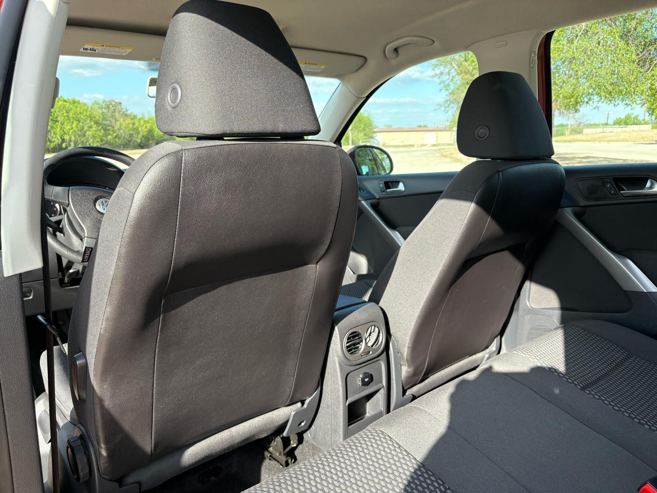 Volkswagen Tiguan  2010
