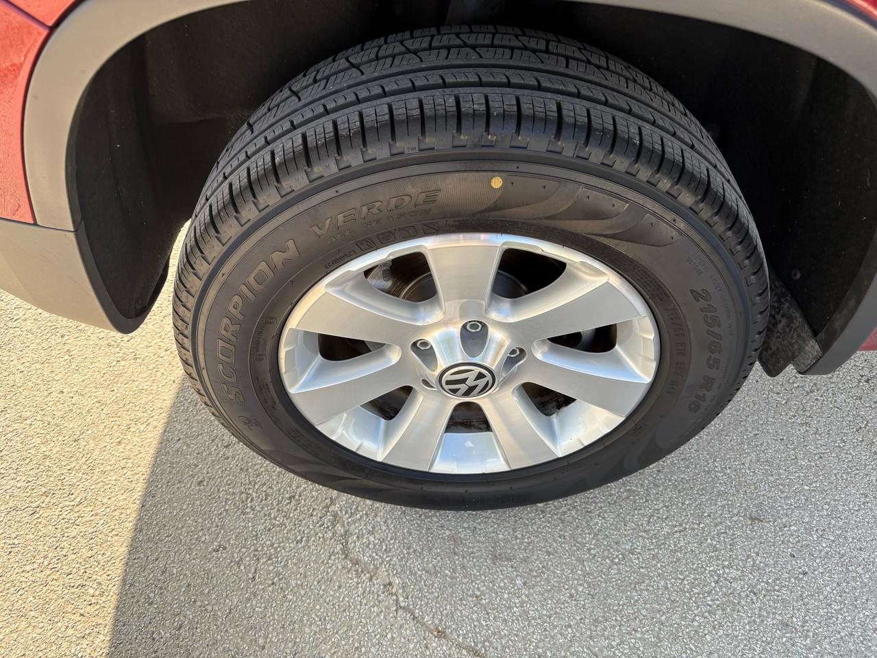 Volkswagen Tiguan  2010