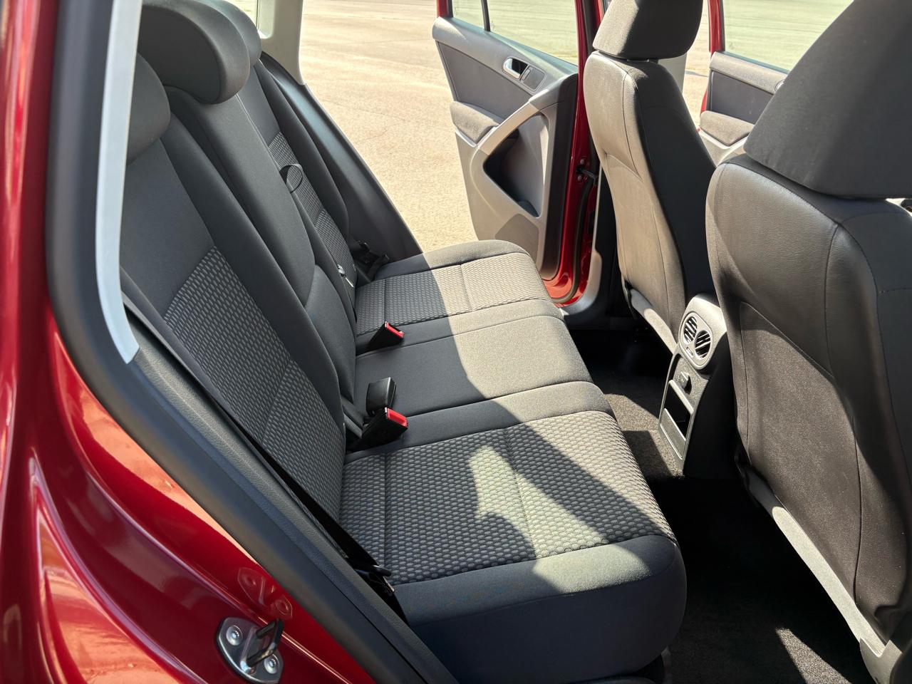Volkswagen Tiguan  2010