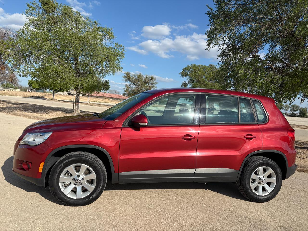 Volkswagen Tiguan  2010
