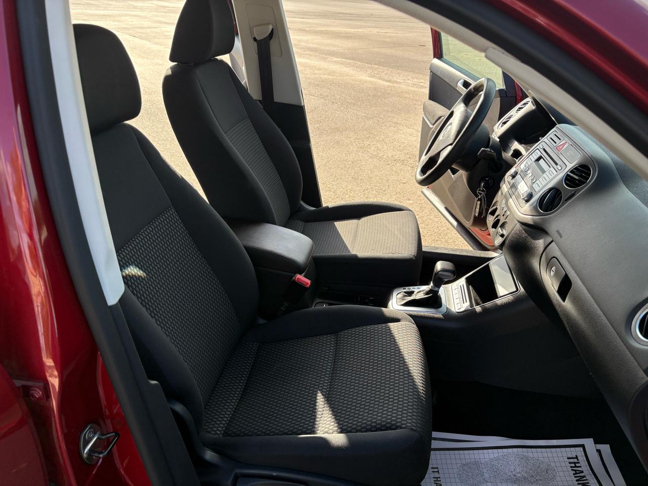 Volkswagen Tiguan  2010
