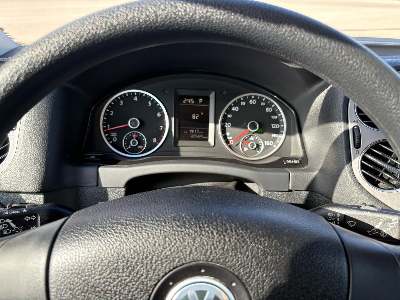 Volkswagen Tiguan  2010