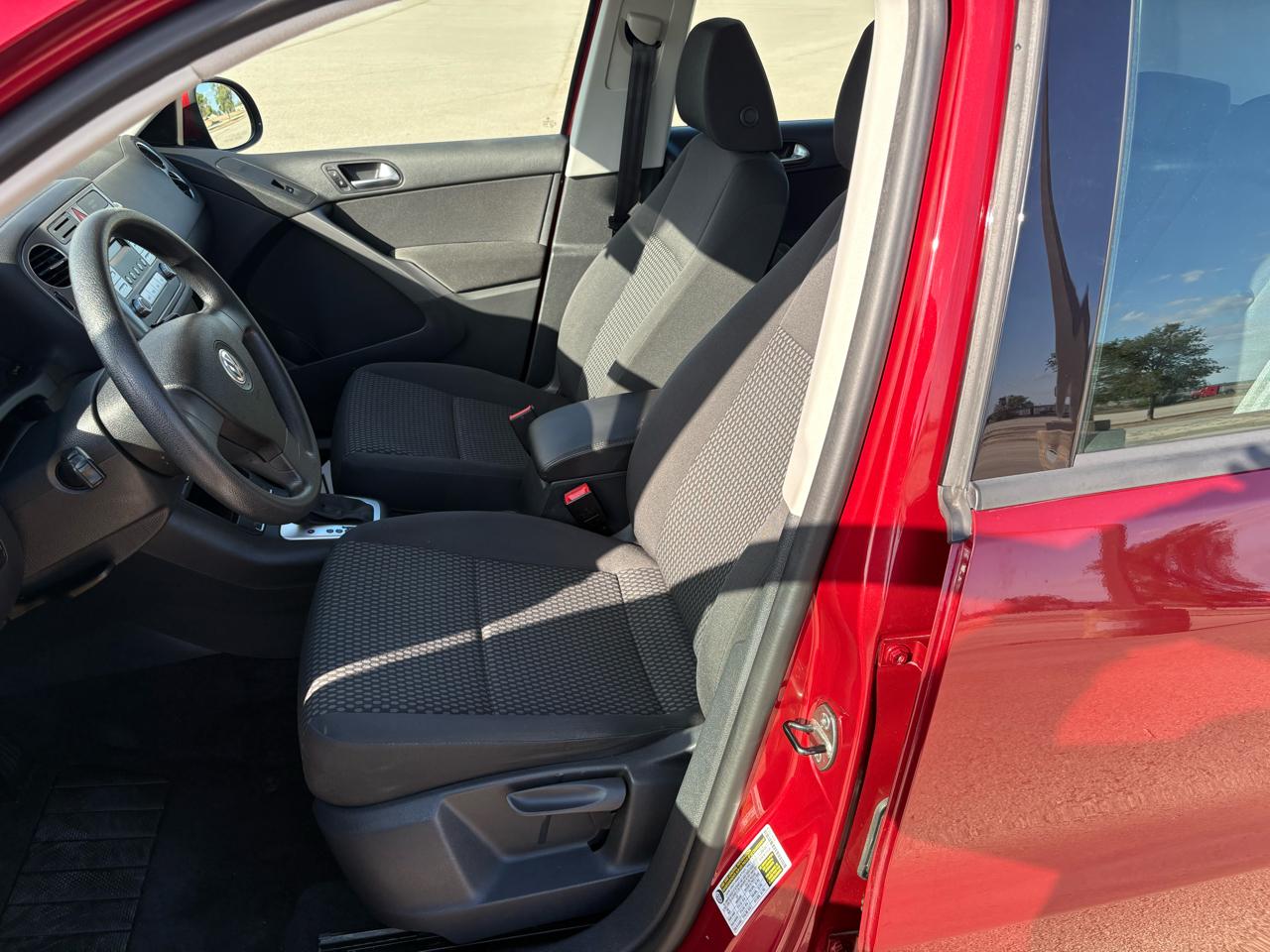 Volkswagen Tiguan  2010