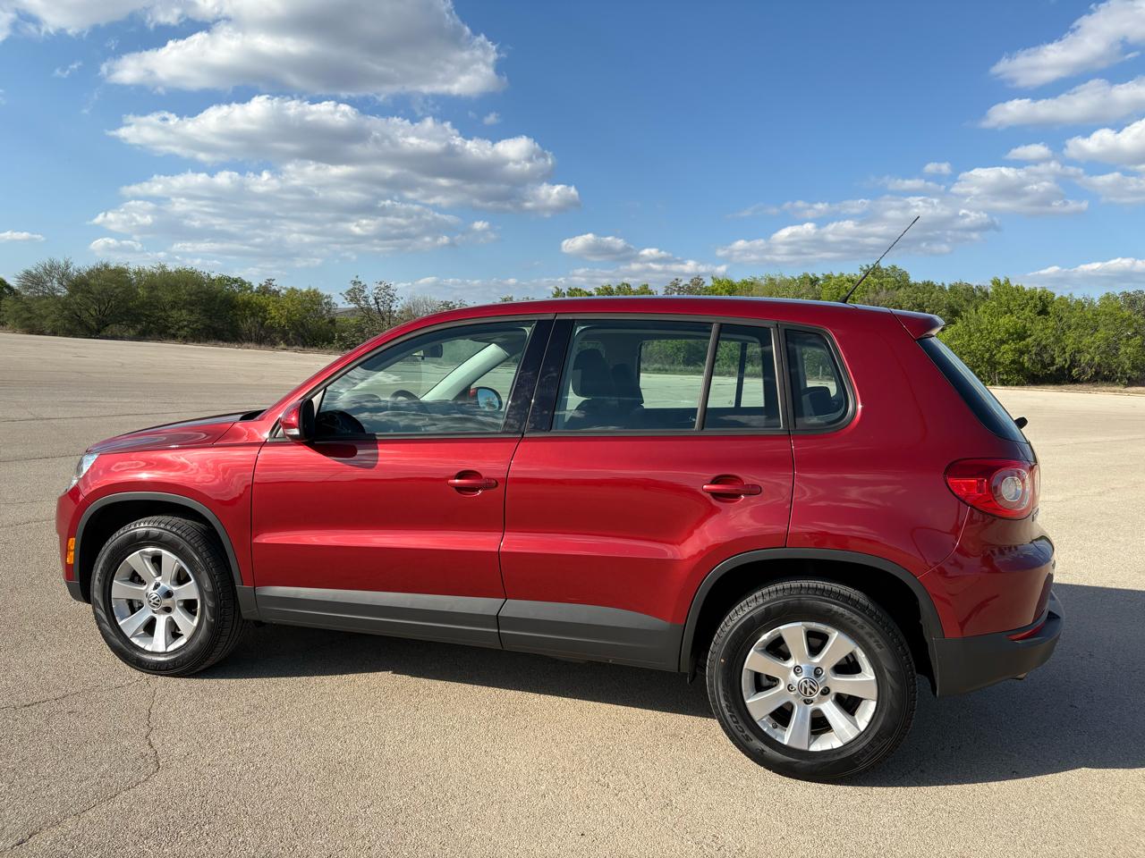 Volkswagen Tiguan  2010