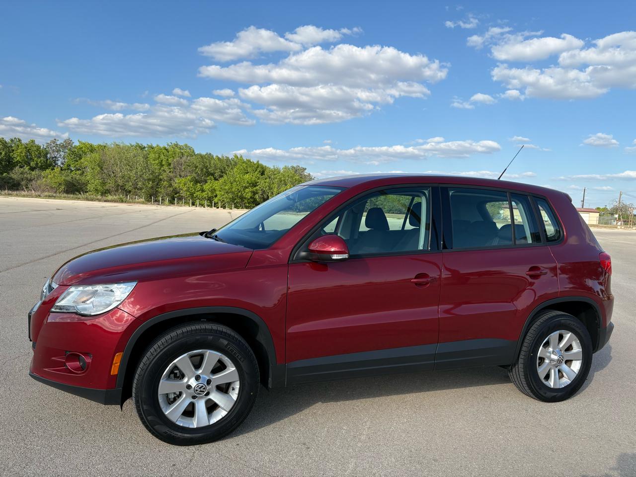Volkswagen Tiguan  2010