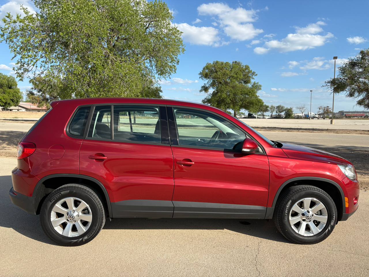 Volkswagen Tiguan  2010