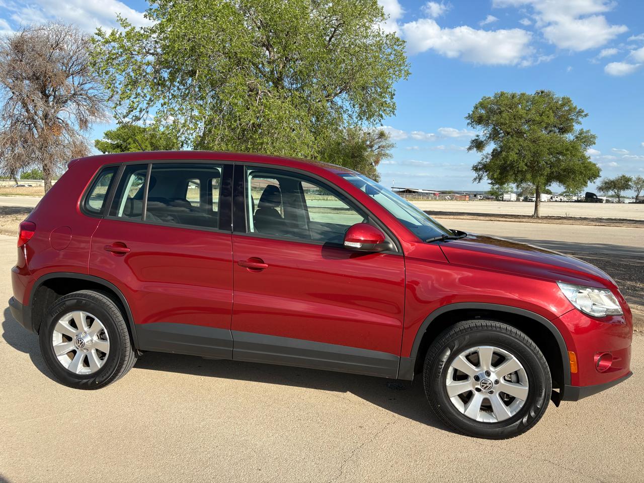 Volkswagen Tiguan  2010