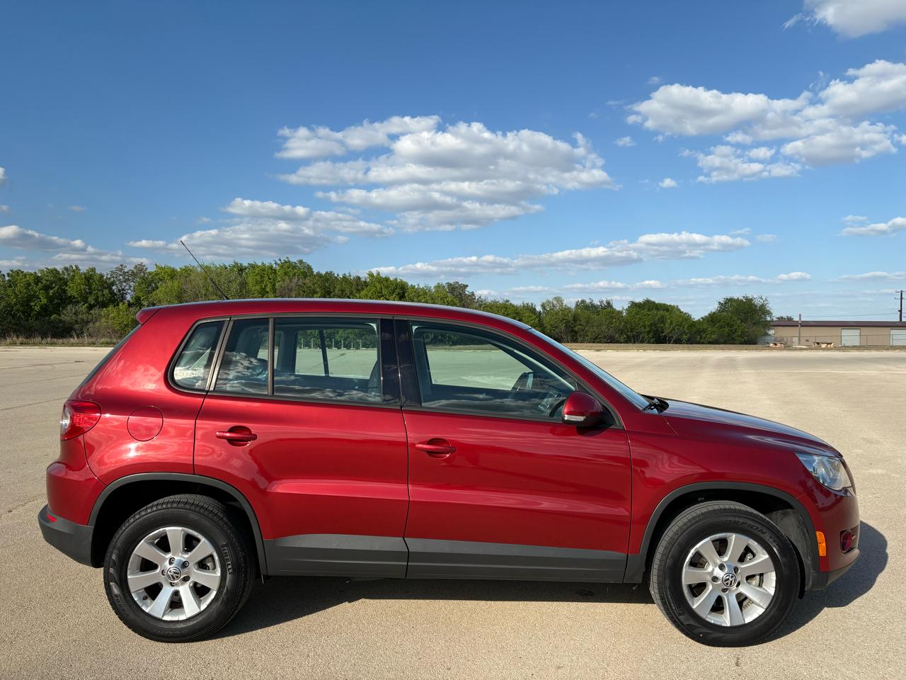 Volkswagen Tiguan  2010