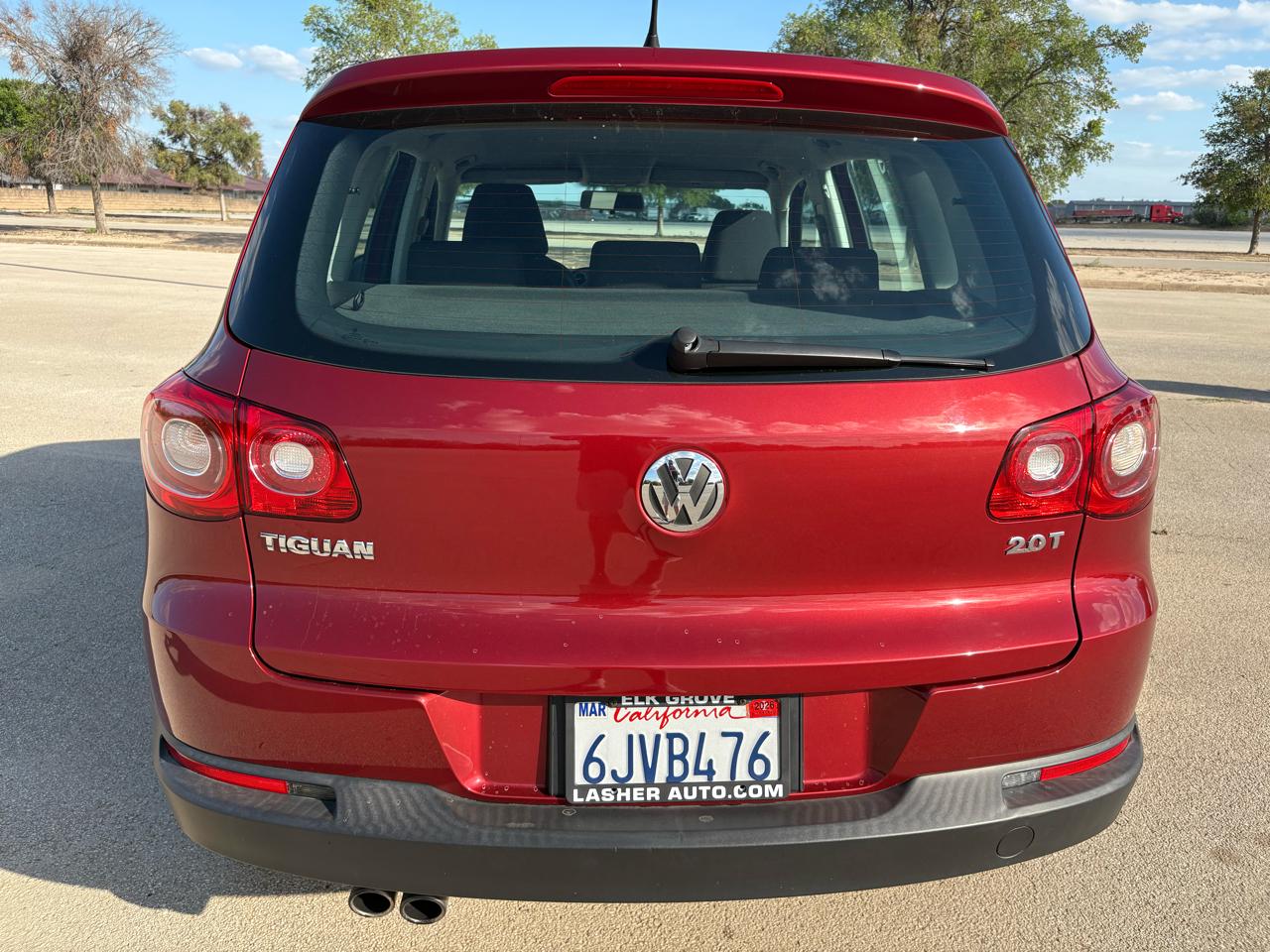 Volkswagen Tiguan  2010