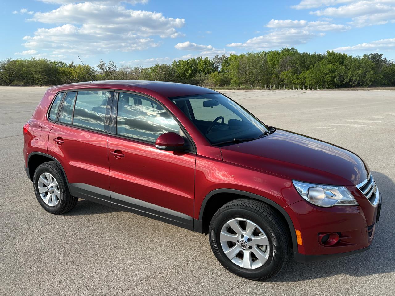 Volkswagen Tiguan  2010