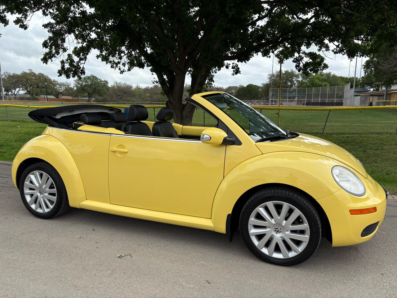 Volkswagen New Beetle Convertible 2dr Auto SE 2008
