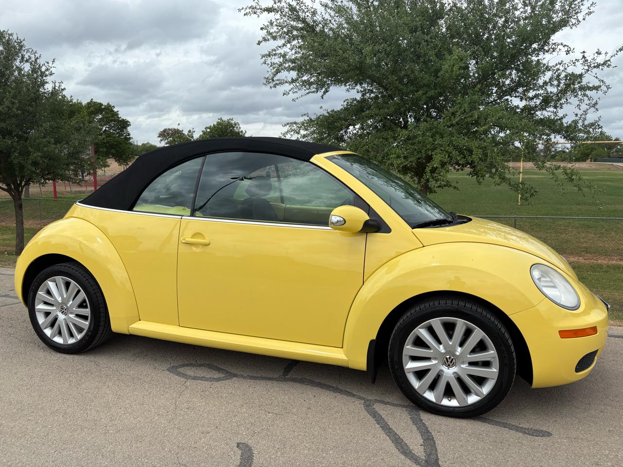 Volkswagen New Beetle Convertible 2dr Auto SE 2008