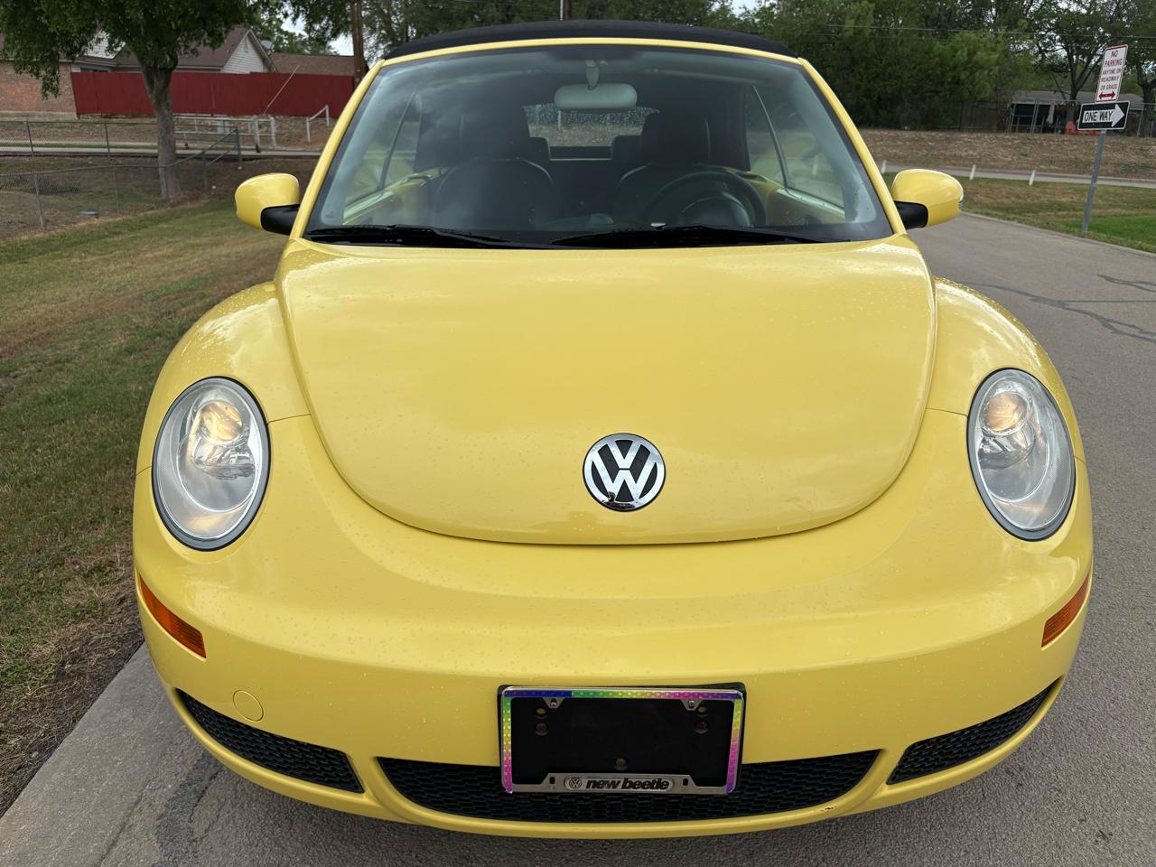 Volkswagen New Beetle Convertible 2dr Auto SE 2008