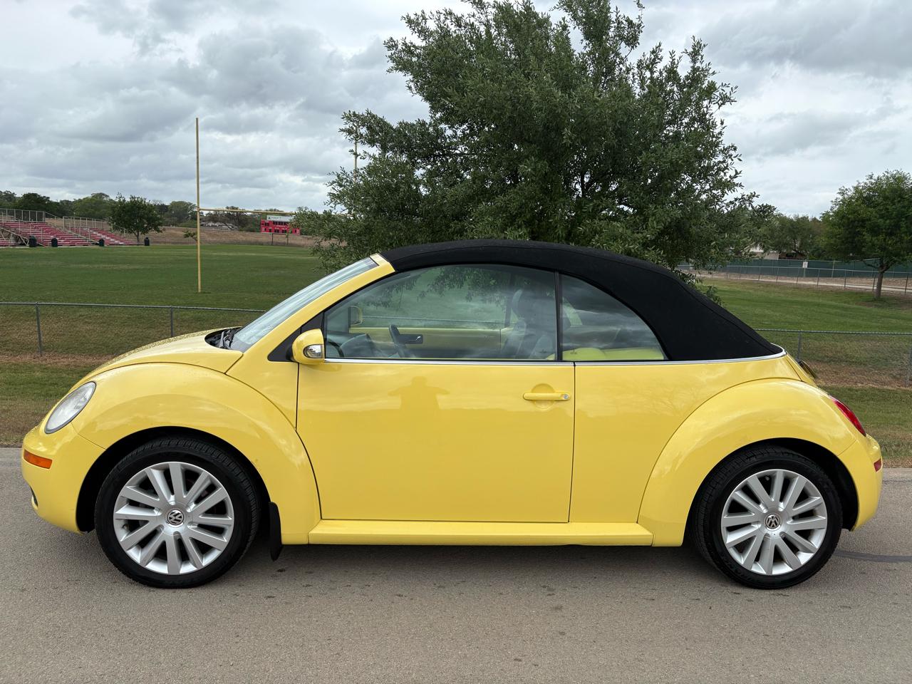 Volkswagen New Beetle Convertible 2dr Auto SE 2008