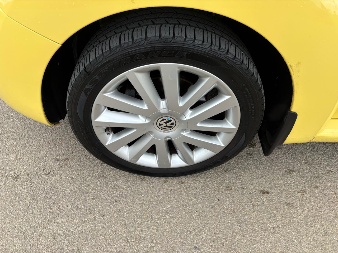 Volkswagen New Beetle Convertible 2dr Auto SE 2008