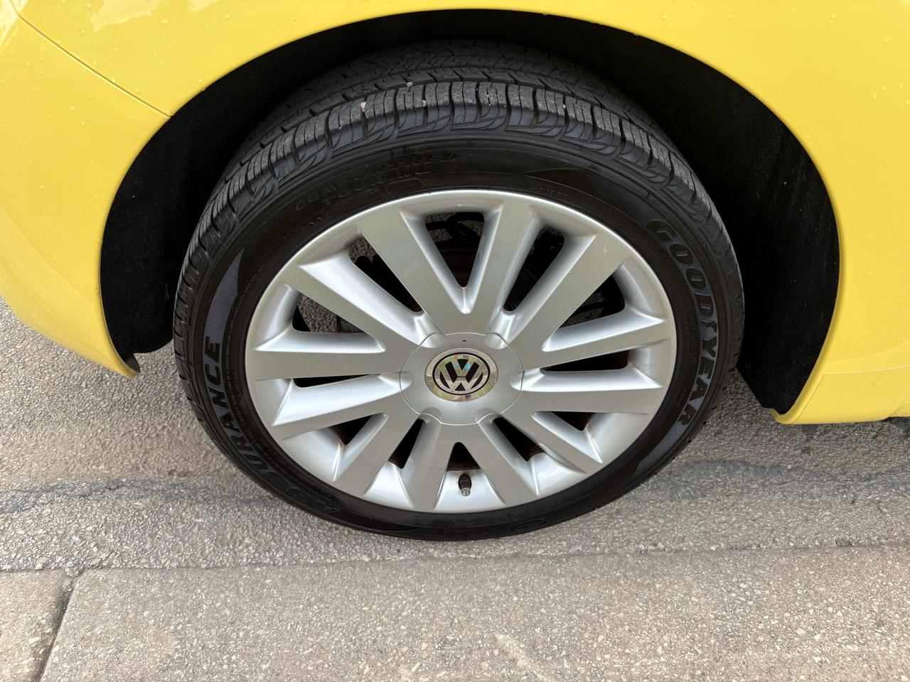 Volkswagen New Beetle Convertible 2dr Auto SE 2008