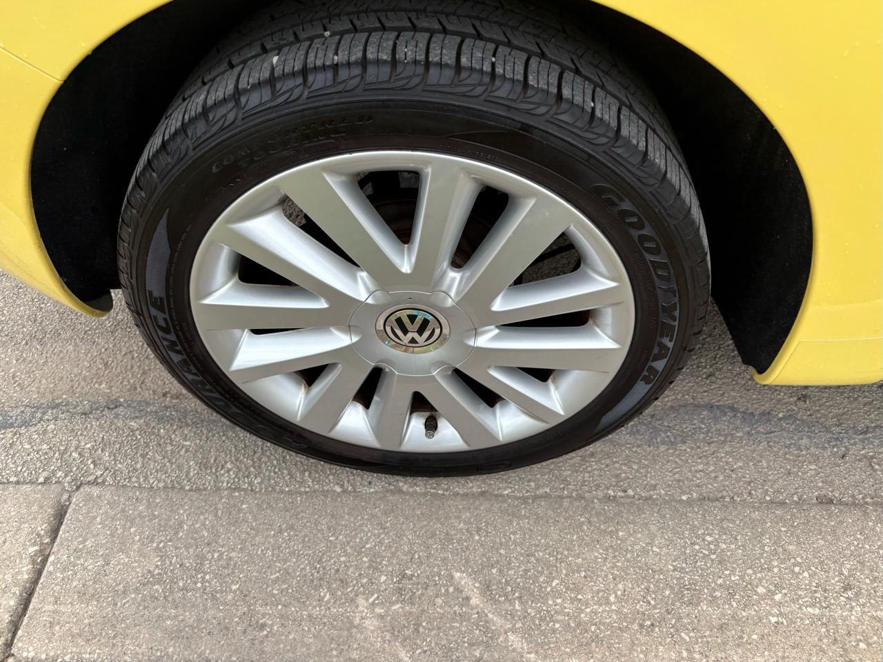 Volkswagen New Beetle Convertible 2dr Auto SE 2008