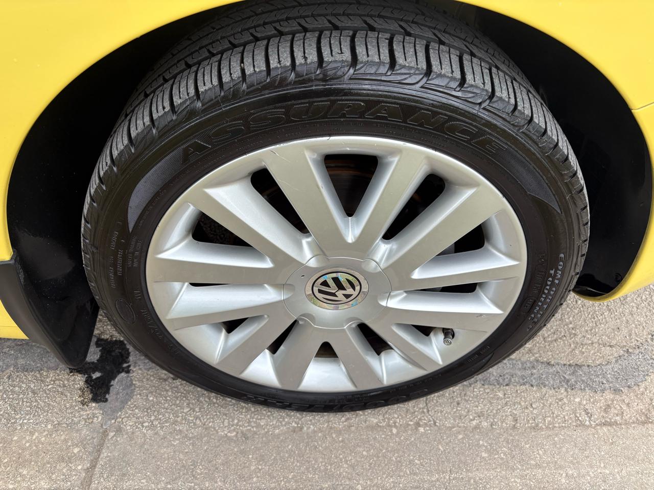 Volkswagen New Beetle Convertible 2dr Auto SE 2008