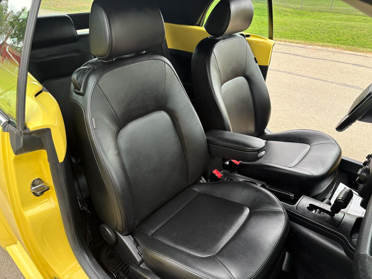 Volkswagen New Beetle Convertible 2dr Auto SE 2008