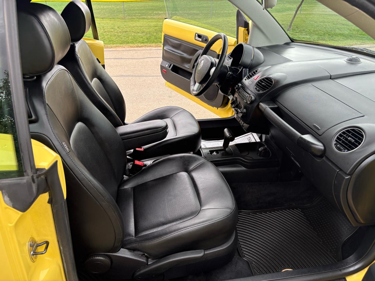 Volkswagen New Beetle Convertible 2dr Auto SE 2008