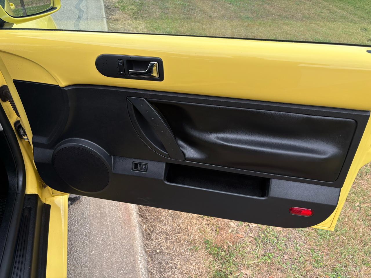 Volkswagen New Beetle Convertible 2dr Auto SE 2008