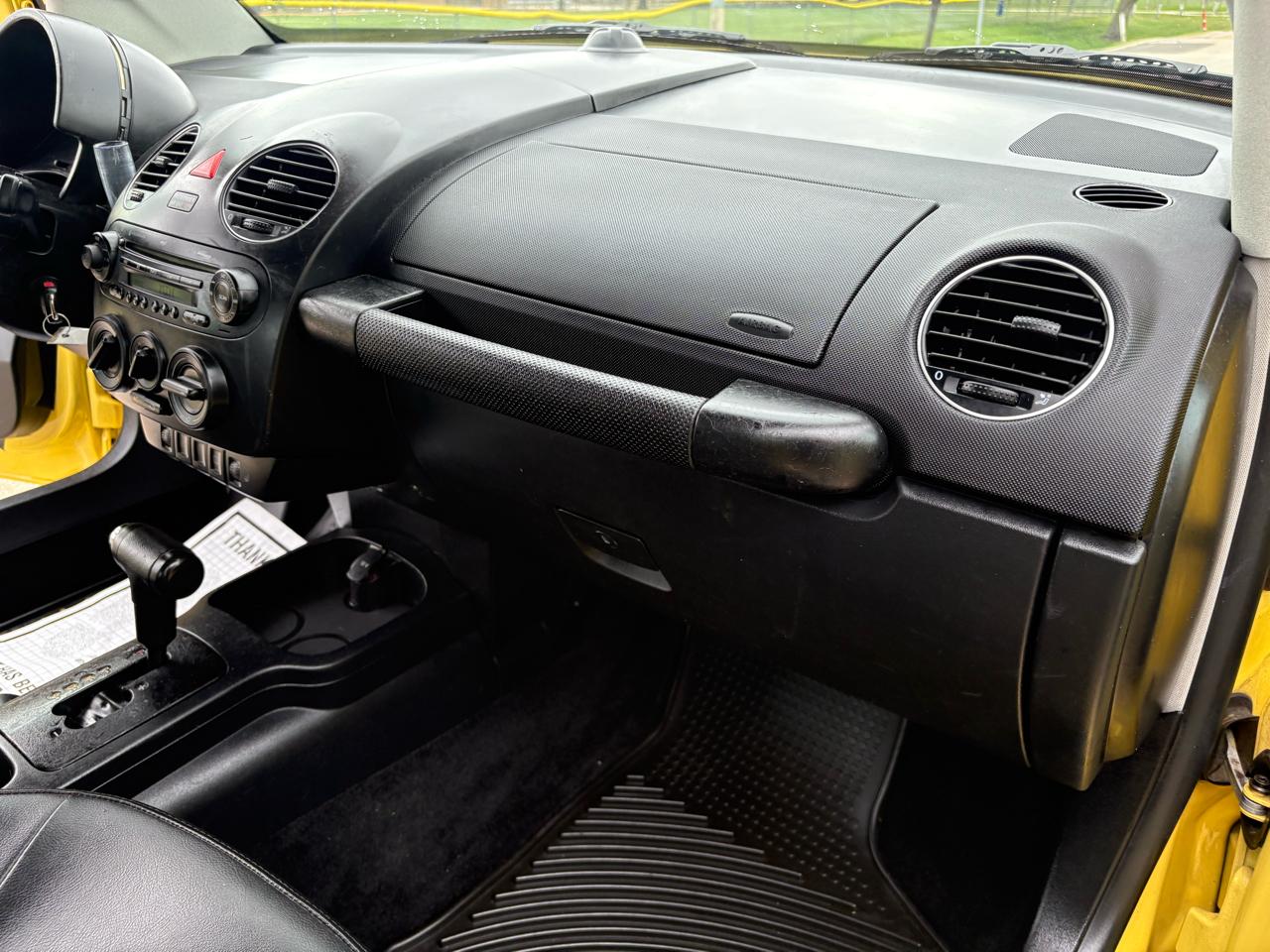 Volkswagen New Beetle Convertible 2dr Auto SE 2008