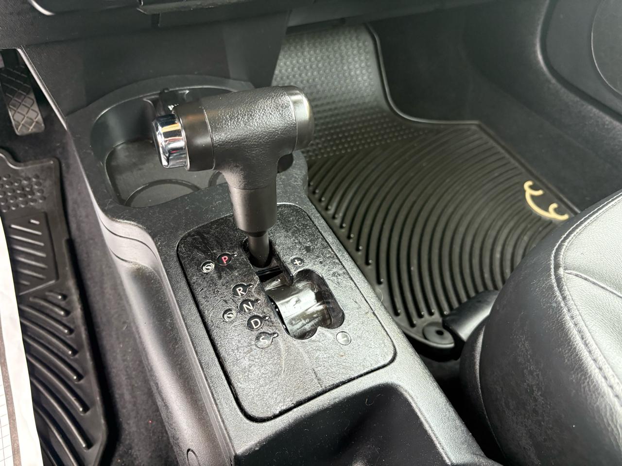 Volkswagen New Beetle Convertible 2dr Auto SE 2008