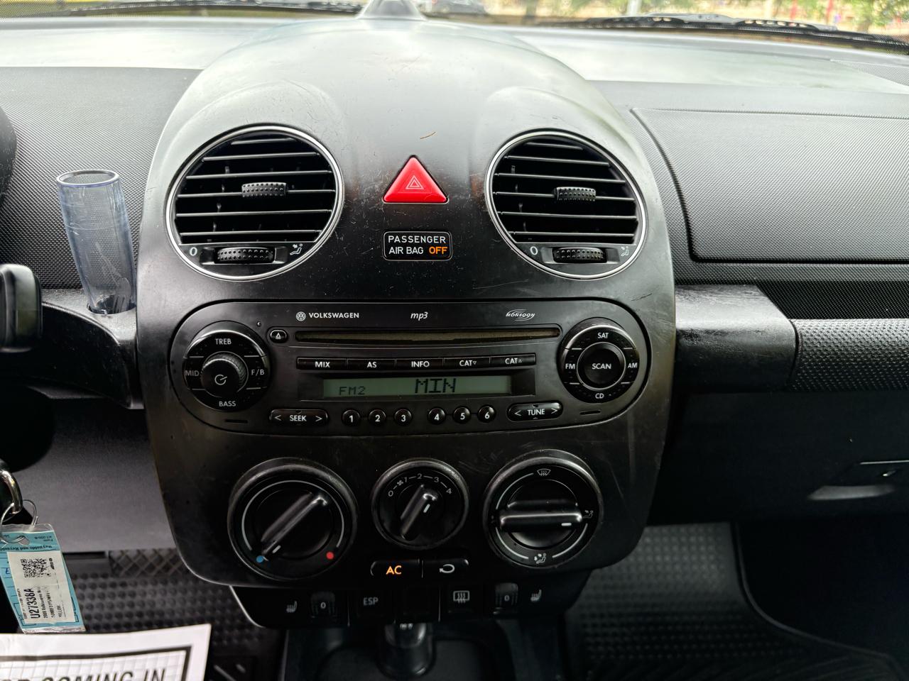 Volkswagen New Beetle Convertible 2dr Auto SE 2008