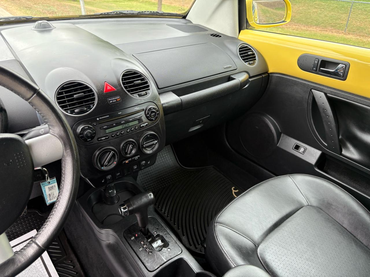 Volkswagen New Beetle Convertible 2dr Auto SE 2008