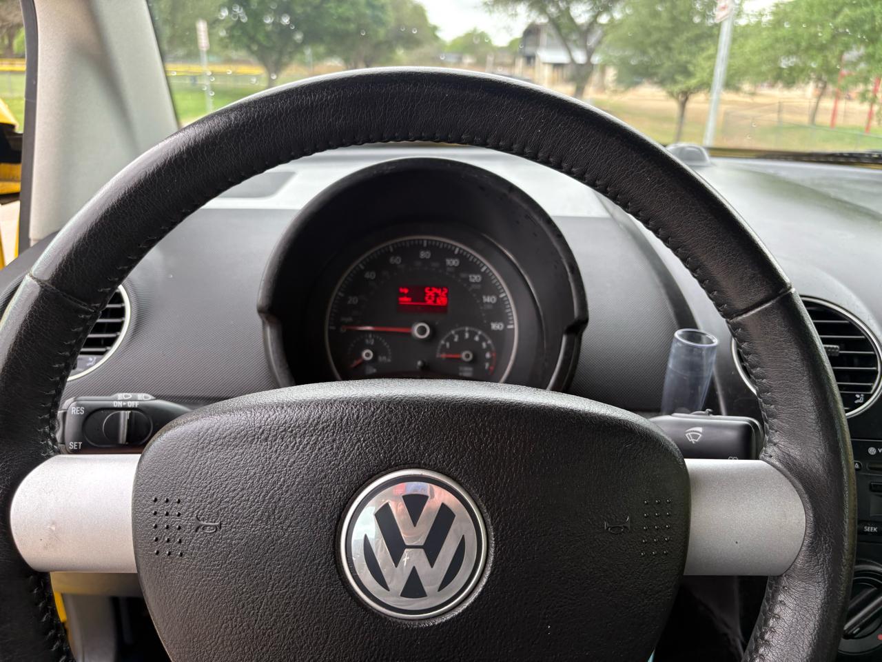 Volkswagen New Beetle Convertible 2dr Auto SE 2008